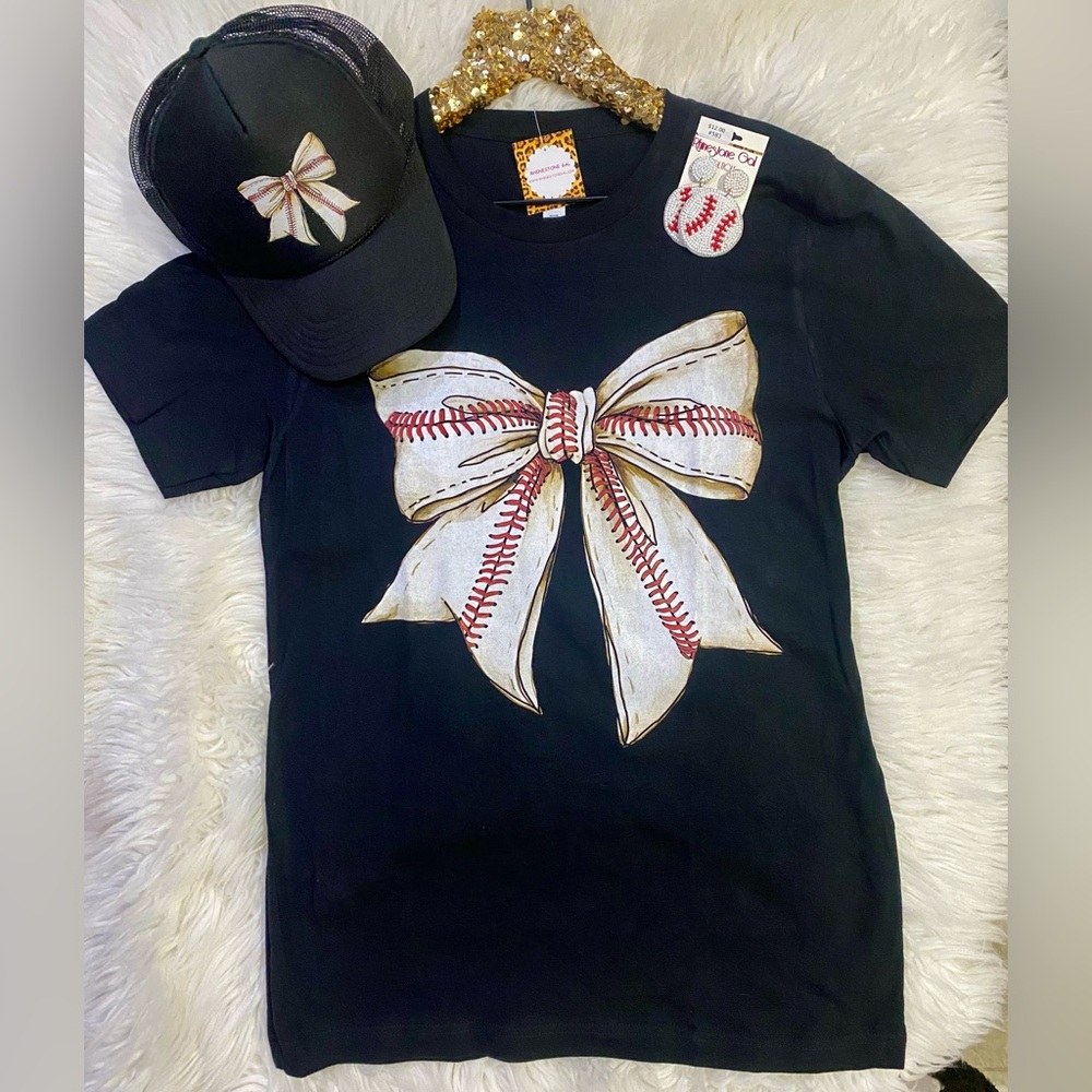 BRAND NEW WITH TAGS Baseball Bow Graphic Tee – Black